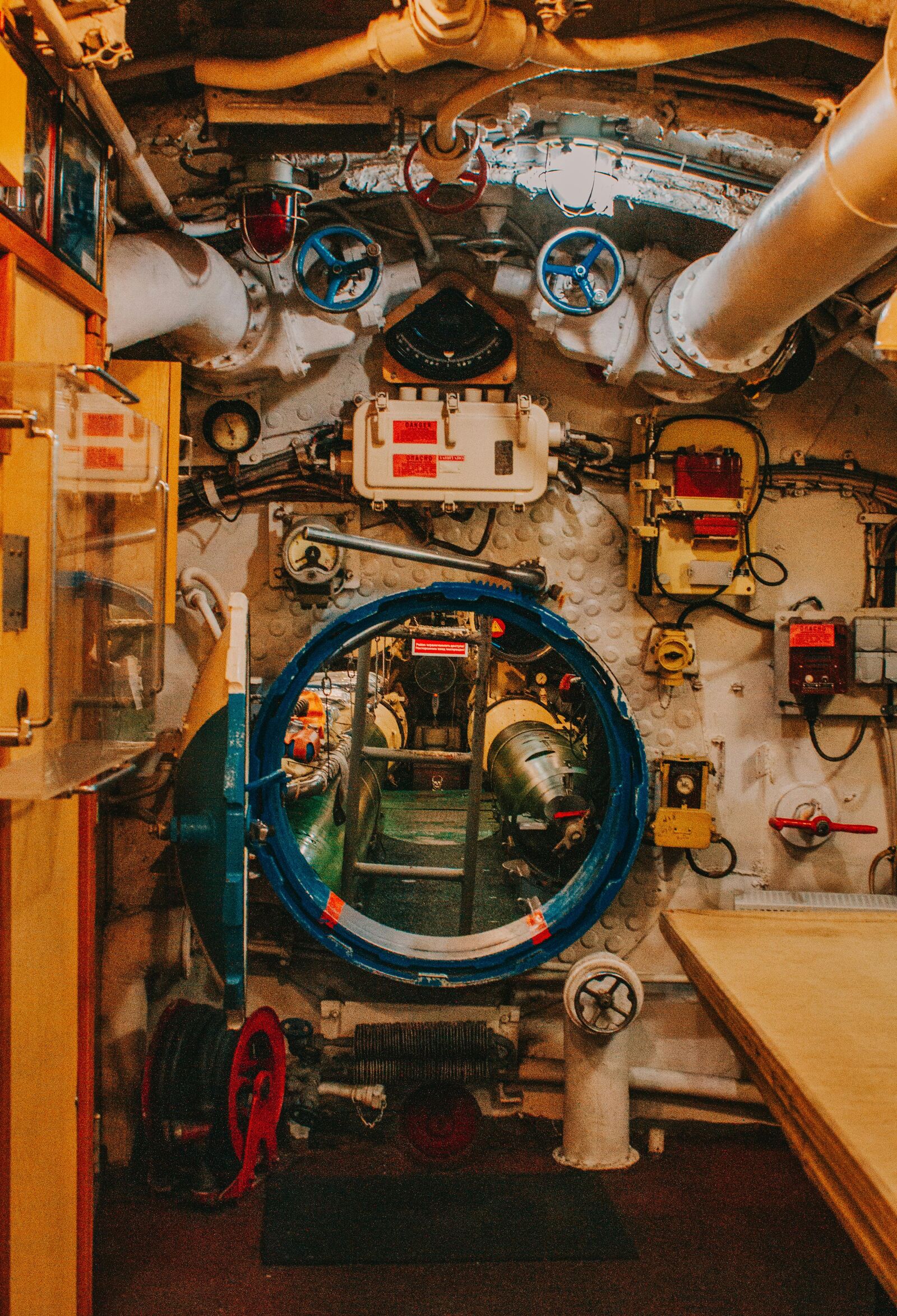 Open jump cubicle showing the entry tube